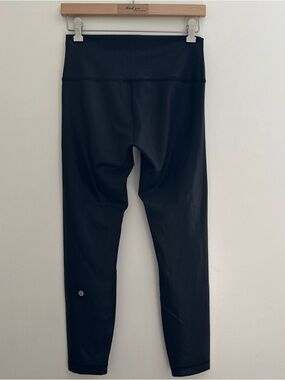 Wunder Train High-Rise Tight 25" Foil Color Radiate Foil Print Black Size 8 READ